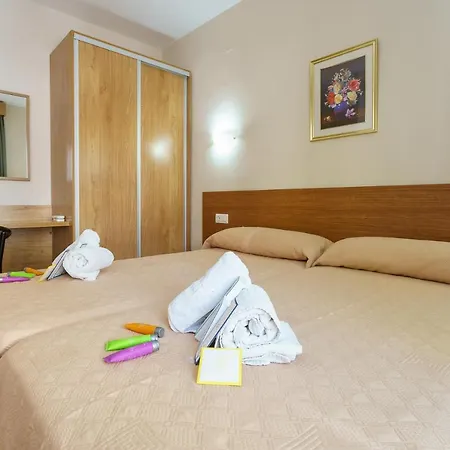 Hostal Costabella Powered By Faro Homes-2